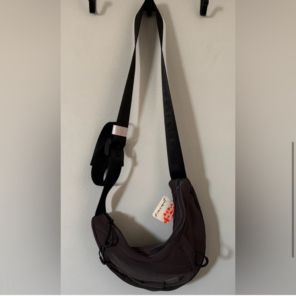FP Movement Nothin But Net Sling Bag. NWT!!! - Picture 5 of 8